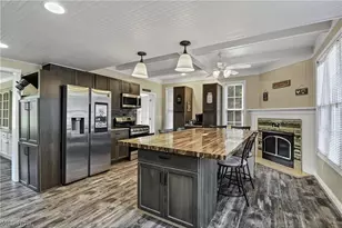 9327 Lakeshore Blvd, Mentor, OH 44060 - Photo 22