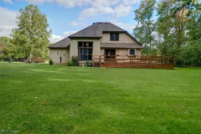 111 Squires Court, South Amherst, OH 44001 - Photo 8