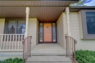111 Squires Ct, South Amherst, OH 44001 - Photo 2
