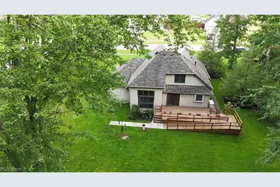 111 Squires Court, South Amherst, OH 44001 - Photo 4