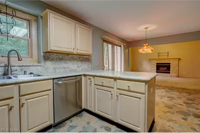 111 Squires Court, South Amherst, OH 44001 - Photo 16