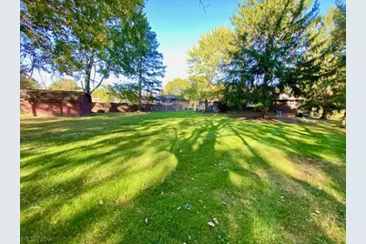 8260 Craig Lane, Grandview Heights, OH 44147 - Photo 10