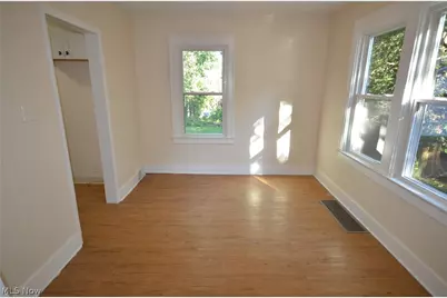 409 The Brooklands Avenue, Akron, OH 44305 - Photo 8