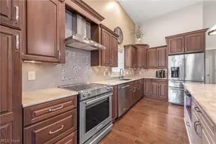 34786 N Legends Way, Grafton, OH 44044 - Photo 8