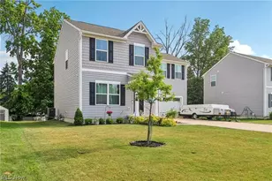 34329 Sylvia Dr, Eastlake, OH 44095 - Photo 2