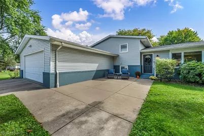 3246 Woodington Avenue SW, Canton, OH 44706 - Photo 2