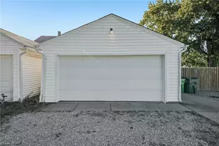 211 23rd St NW, Barberton, OH 44203 - Photo 30