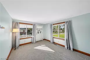 211 23rd St NW, Barberton, OH 44203 - Photo 4