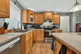 2153 S Deer Run, Roaming Shores, OH 44084 - Photo 18