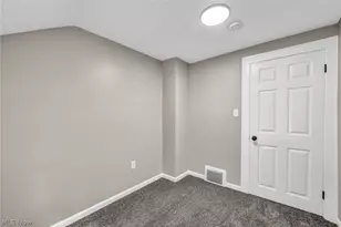 920 E 39th St, Lorain, OH 44055 - Photo 36