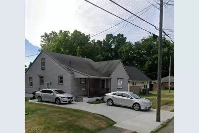 1810 Saint Elmo Avenue NE, Canton, OH 44705 - Photo 2