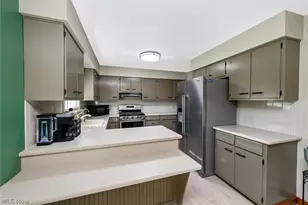 1420 Whitehall Dr, Mogadore, OH 44260 - Photo 26