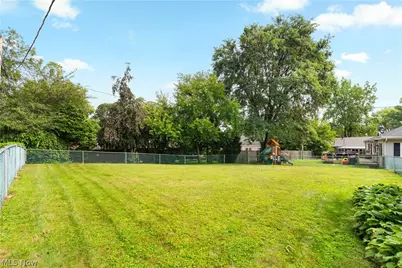 525 33rd Street NW, Canton, OH 44709 - Photo 4