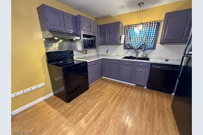 1076 Homestead, Alliance, OH 44601 - Photo 6