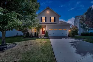 9092 Stonegate Cir, North Ridgeville, OH 44039 - Photo 2