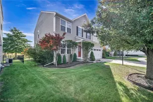 9092 Stonegate Cir, North Ridgeville, OH 44039 - Photo 4