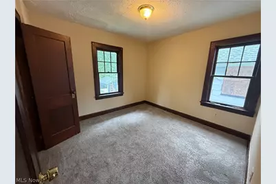 130 E Emerling Avenue, Akron, OH 44301 - Photo 10