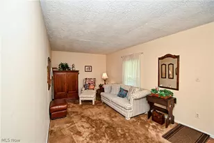 4585 Northampton Rd, Cuyahoga Falls, OH 44223 - Photo 4