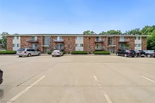 4383 Inner Cir Dr, Brunswick, OH 44212 - Photo 2