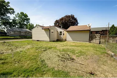 943 Erskine Avenue, Akron, OH 44306 - Photo 4