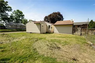 943 Erskine Ave, Akron, OH 44306 - Photo 4