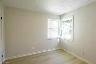 943 Erskine Avenue, Akron, OH 44306 - Photo 22