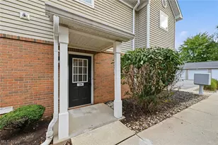 3394 Lenox Village Dr, Fairlawn, OH 44333 - Photo 2