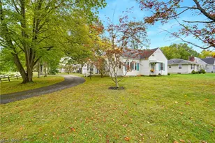 315 Stratford Rd, Fairlawn, OH 44333 - Photo 2