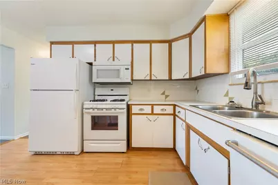 119-121 Swartz Road, Akron, OH 44319 - Photo 6