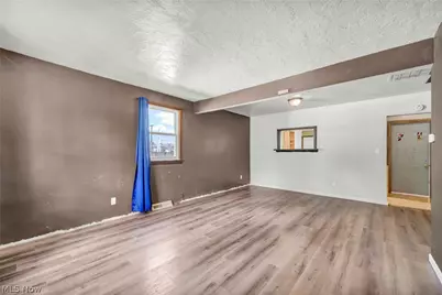 318 Longson Avenue, Elyria, OH 44035 - Photo 4