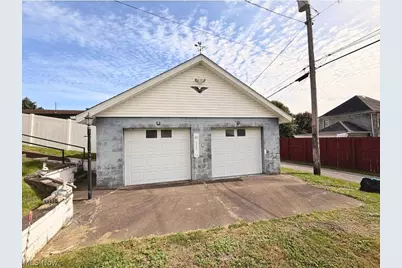 450 W 40th Street, Shadyside, OH 43947 - Photo 18