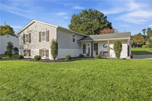 1042 Oak Hill Dr NE, Massillon, OH 44646 - Photo 2