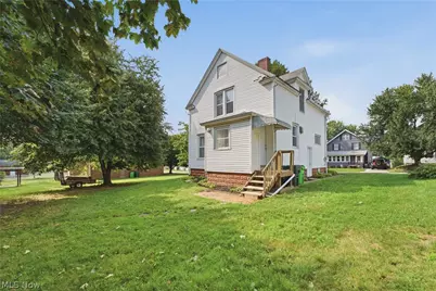 284 E Park Avenue, Barberton, OH 44203 - Photo 4