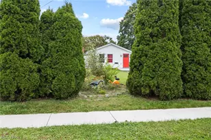 700 Viewpoint Ave, Cuyahoga Falls, OH 44221 - Photo 2