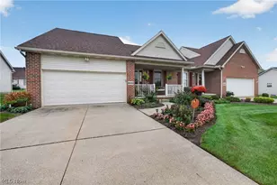 2043 Summer Evening Dr, Canal Fulton, OH 44614 - Photo 2