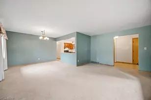 6161 Winchester Dr, Green Hills, OH 44131 - Photo 8