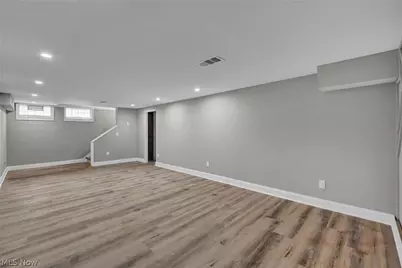18329 Lomond Boulevard, Huber Heights, OH 44122 - Photo 30