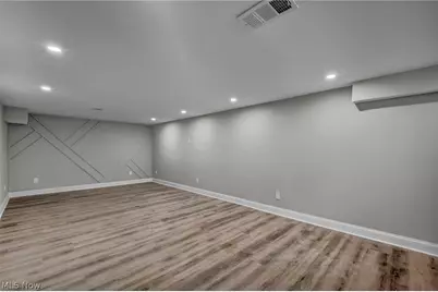 18329 Lomond Boulevard, Huber Heights, OH 44122 - Photo 28