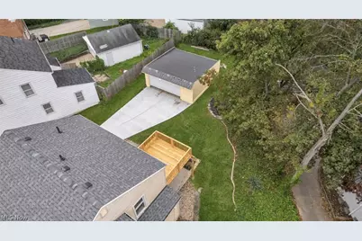 18329 Lomond Boulevard, Huber Heights, OH 44122 - Photo 44