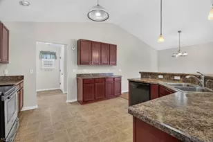 4843 Meadow Lark Dr, Lorain, OH 44053 - Photo 12