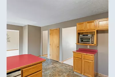 411 Dillon Road, Akron, OH 44313 - Photo 8