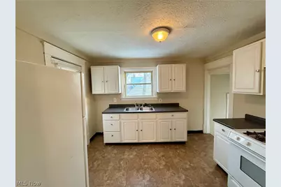 2157 10th Street SW, Akron, OH 44314 - Photo 8