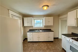 2157 10th St SW, Akron, OH 44314 - Photo 8