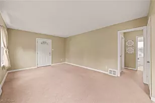 193 S Hawkins Ave, Akron, OH 44313 - Photo 10