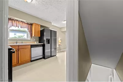 193 S Hawkins Avenue, Akron, OH 44313 - Photo 6