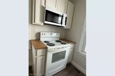 122 Bellfield Avenue, Elyria, OH 44035 - Photo 14