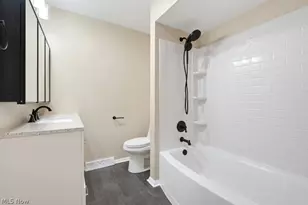 1535 S Plainview Dr, Akron, OH 44321 - Photo 24