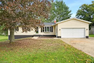 1535 S Plainview Dr, Akron, OH 44321 - Photo 1