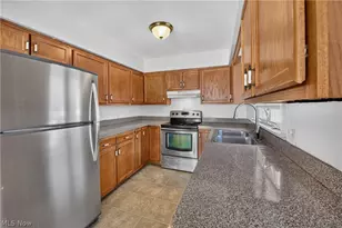 613 W Fike Ave, Orrville, OH 44667 - Photo 8