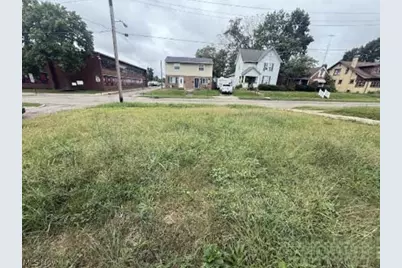 1602 Woodland Avenue NW, Canton, OH 44703 - Photo 2
